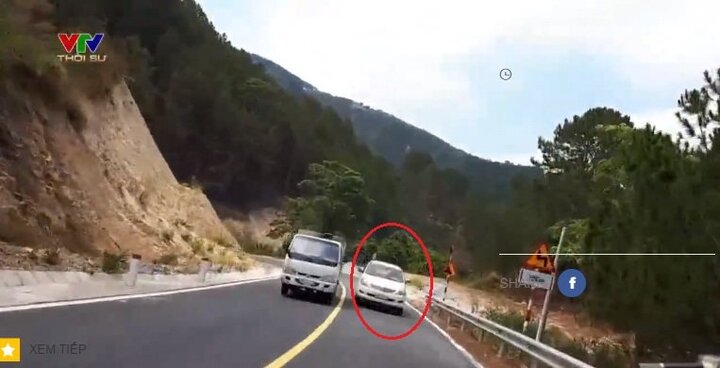 Ôtô vượt ẩu lấn làn gây nguy hiểm trên đèo Sông Pha, Đà Lạt