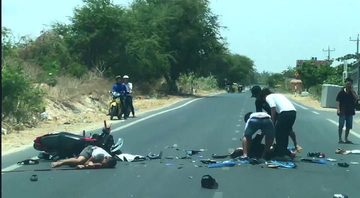 Nhóm thanh niên nghi thử tài lao xe vào nhau, 2 người chết tại chỗ: Công an thông tin chính thức