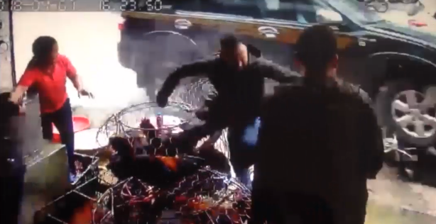 Video: Khoảnh khắc xe Fortuner 'điên' tông liên hoàn khiến 3 người thương vong ở Hà Nội