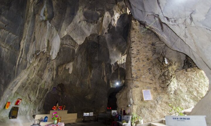 Ngôi chùa Thiên Tạo độc đáo và bí ẩn hang động khổng lồ trong lòng núi Nghệ An