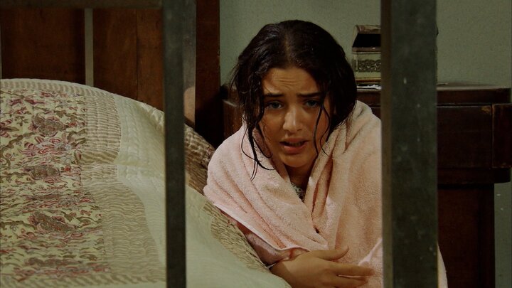 Cô dâu bé bỏng: Zehra bị chồng cưỡng hiếp