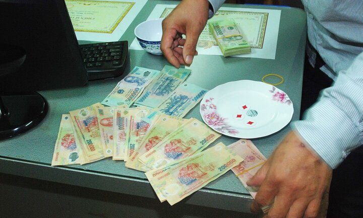 Đột kích sòng bạc ở Thanh Hóa, bắt quả tang 24 con bạc đang sát phạt