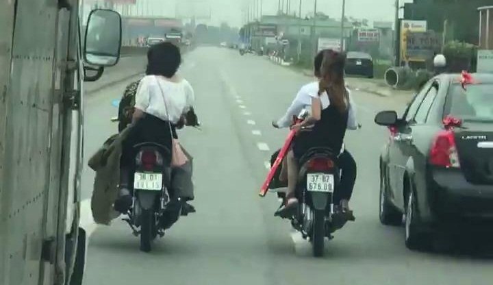 Clip: Đoàn rước dâu dàn hàng, chặn đầu hàng loạt ô tô trên quốc lộ 1A