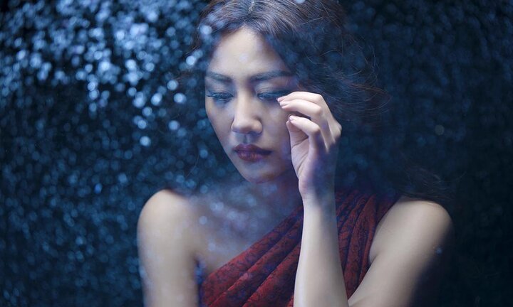 Văn Mai Hương bị giật túi xách, hốt hoảng kêu cứu