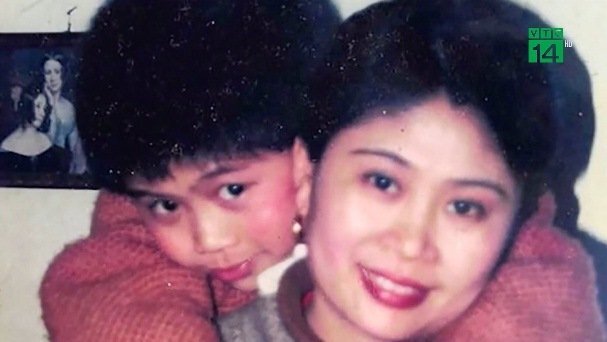 Mẹ hiến đôi mắt để mong có ngày nhìn thấy con trai mất tích 22 năm trước