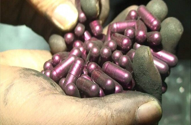 Thuốc ung thư giả từ bột than tre Vinaca nhận giải Top 10 thương hiệu hàng đầu VN của Hiệp hội chống hàng giả?