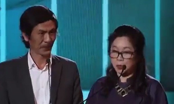 NSƯT Diệu Thuần nói nhịu tên phim 'Đảo của dân ngụ cư' tại Cánh diều vàng 2017