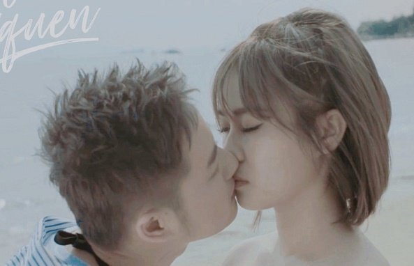 Thanh Duy bán nude, tình tứ hôn gái lạ khiến fan 'phát sốt'