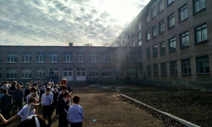 Nam sinh cá biệt đâm trọng thương giáo viên và bạn học rồi đốt trường ở Nga