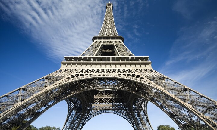 Thương vụ mua bán sắt vụn tháp Eiffel khiến cả thế giới choáng váng