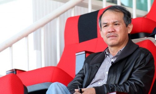 Đây là lý do rất quan trọng khiến bầu Đức không thể rũ bỏ ngay bóng đá