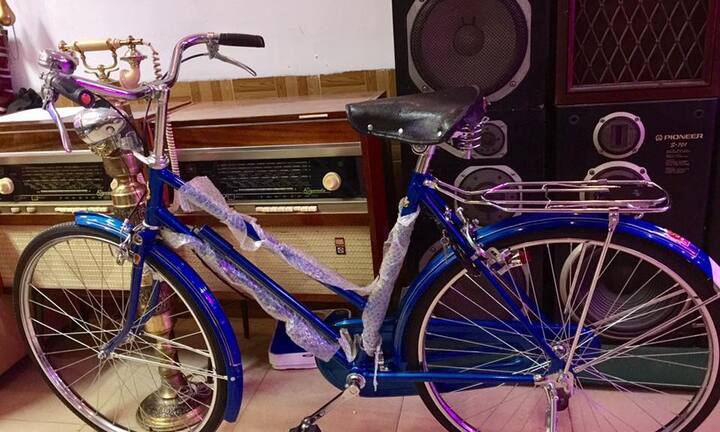 Hoài niệm cả bầu trời tuổi thơ với xe đạp Phượng hoàng giá 3,3 triệu đồng