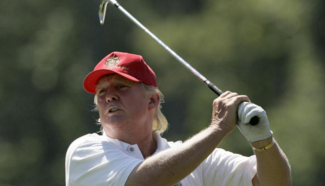 455 ngày cầm quyền, Tổng thống Trump dành 254 ngày ở quê và đi chơi golf