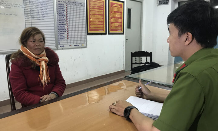 'Nữ quái' đấu nguồn điện vào rào sắt, dựng căn cứ buôn ma tuý