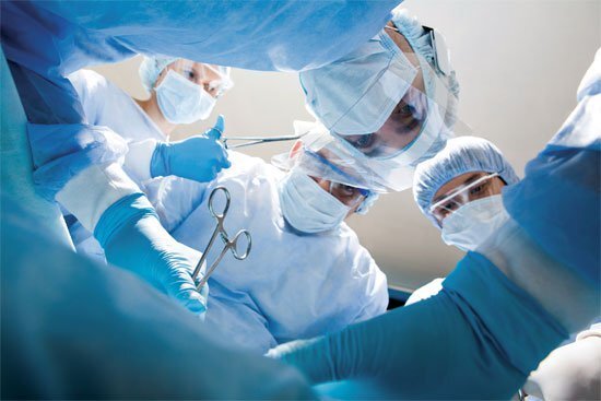 Lưỡi dao găm bị bỏ quên suốt 11 năm trong lưng chiến sỹ công an