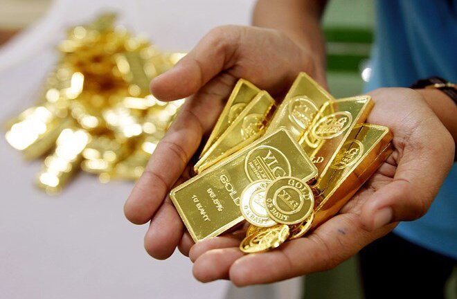 Giá vàng hôm nay 21/4: Đột ngột đi xuống, thị trường dậy sóng
