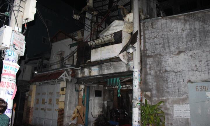 'Bà hỏa' ghé thăm 2 lần trong đêm, xưởng sản xuất trái cây nhựa bị thiêu rụi