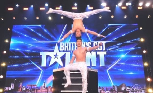 Giám khảo 'Britain's Got Talent' choáng nặng với màn biểu diễn của Quốc Cơ, Quốc Nghiệp