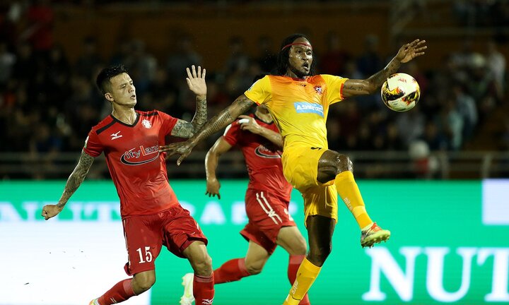 Ảnh: Đầy đủ 'độc, lạ, dị' trong trận cầu của Hải Phòng FC