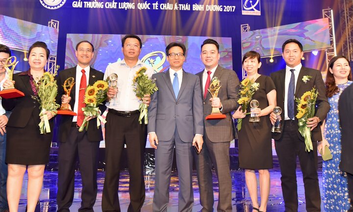Tập đoàn Tân Á Đại Thành nhận Giải vàng Chất lượng Quốc gia năm 2017