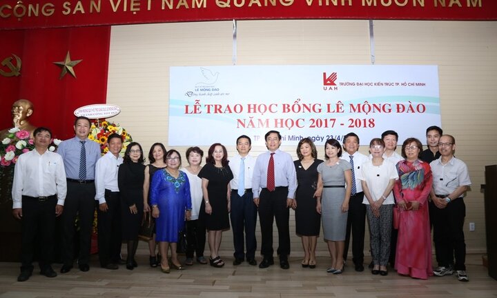 Trao 37 suất học bổng Lê Mộng Đào cho sinh viên Kiến trúc