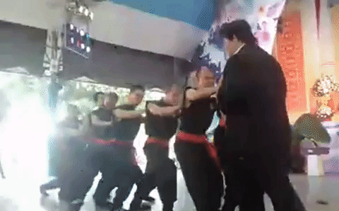 Video: Chưởng môn Nam Huỳnh Đạo Huỳnh Tuấn Kiệt tái hiện công phu 'truyền điện'