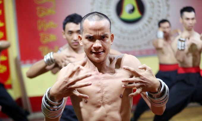 Video: Đệ tử Nam Huỳnh Đạo đối luyện, biểu diễn công phu dị biệt