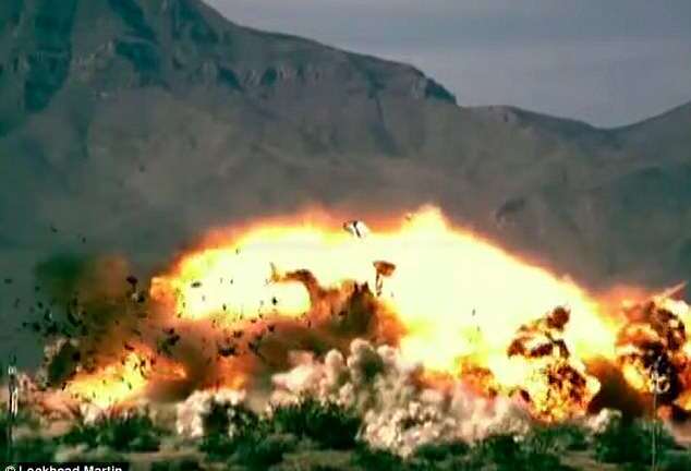 Video: Tên lửa tầm xa dùng tấn công Syria thể hiện độ chính xác ấn tượng