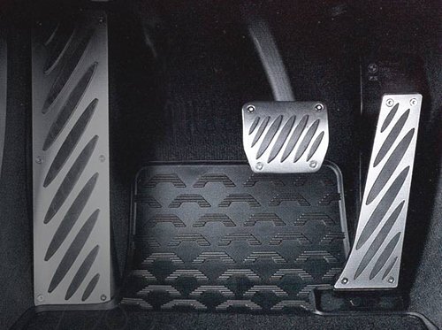 Nguyễn Long Uy Bảo cùng bạn sáng chế bộ chống nhầm chân ga