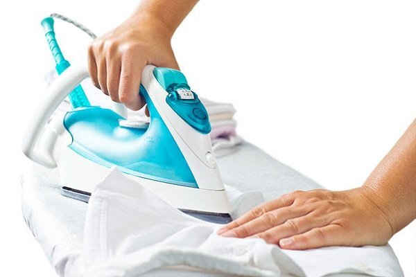 Cựu học sinh sáng chế bàn là sạc điện