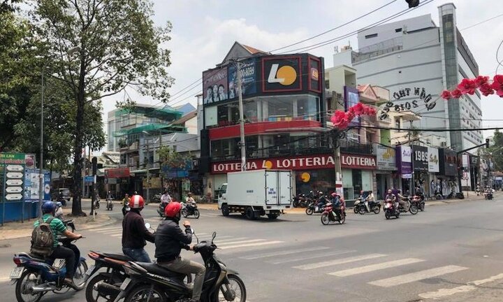 Dàn cảnh va chạm để cướp gần 100 triệu đồng của khách rút tiền từ ngân hàng