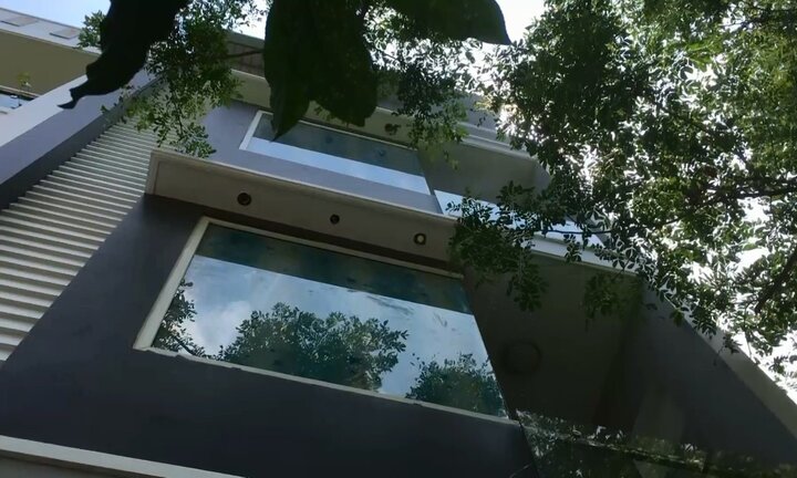 Cháy nhà nghỉ, 2 em nhỏ may mắn được du khách nước ngoài cứu thoát