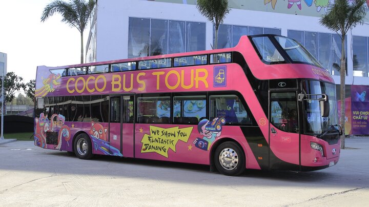 Du ngoạn với xe bus mui trần: Trải nghiệm mới tinh tại Đà Nẵng