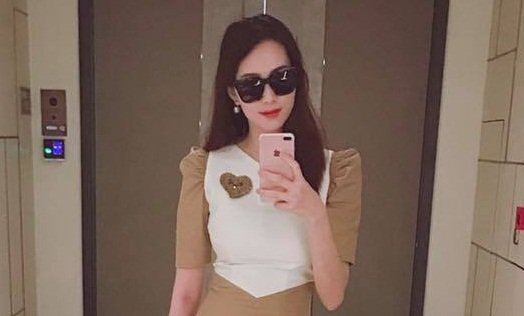 Hoa hậu Đặng Thu Thảo khoe vóc dáng hoàn hảo sau 1 tháng sinh con