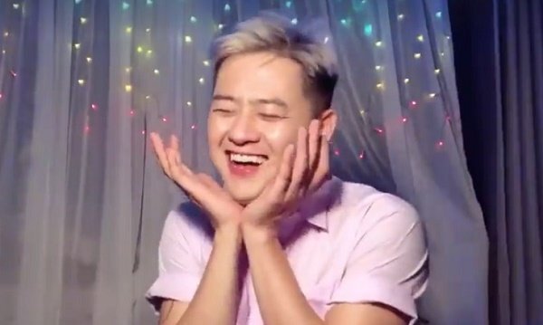 Hát nhạc phim ‘Phía trước là bầu trời’, Thanh Duy liếc xéo giống hệt Nguyệt ‘thảo mai’