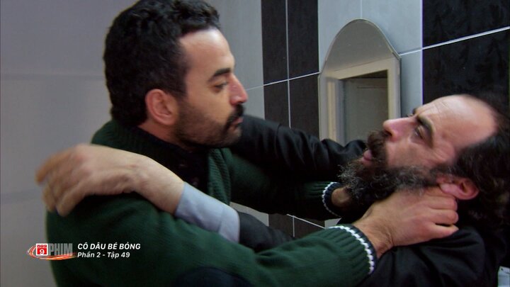 Cô dâu bé bỏng tập 48, 49: Trong tù, Azad bị cha con ông trùm tìm cách sát hại