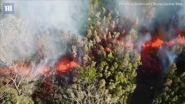 ﻿Ảnh, video: Động đất gần núi lửa đang phun trào khiến 10.000 người phải sơ tán khẩn