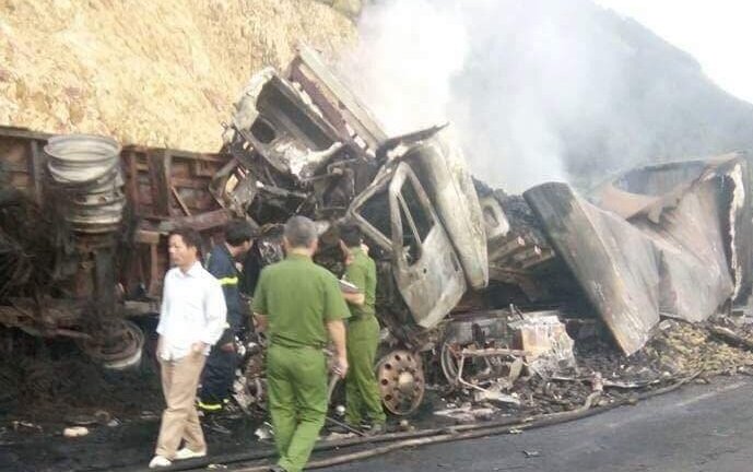 Cưa đầu xe đầu kéo bị tai nạn tìm thấy thêm thi thể nạn nhân