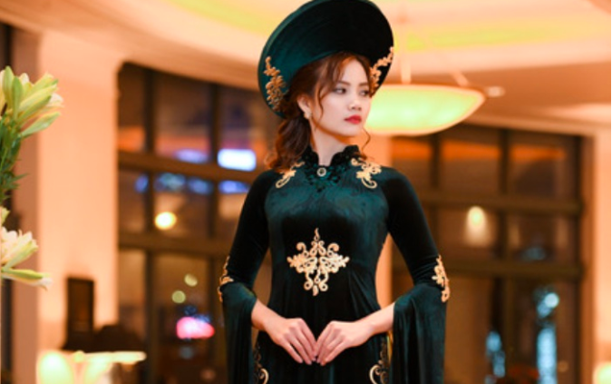 Quốc phục 40 ngàn USD của NTK Đỗ Trịnh Hoài Nam mở màn Áo dài Festival tại Mỹ