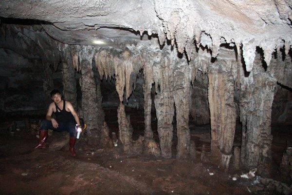 Cảnh đẹp mê hồn trong động rắn khổng lồ, dài 50km xuyên từ Sơn La sang Thanh Hóa