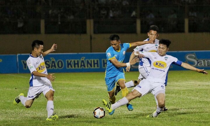 Trọng tài tưởng tượng phạt đền, GĐĐH HAGL đau đớn đến mất ngủ