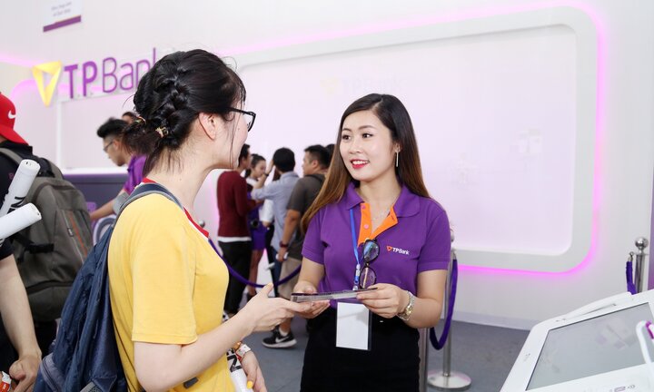 Ngân hàng tương lai gây ấn tượng mạnh tại đêm nhạc Above & Beyond