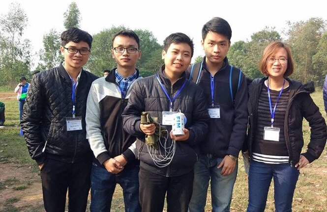 Nhóm FIMO sáng chế vệ tinh Cansat