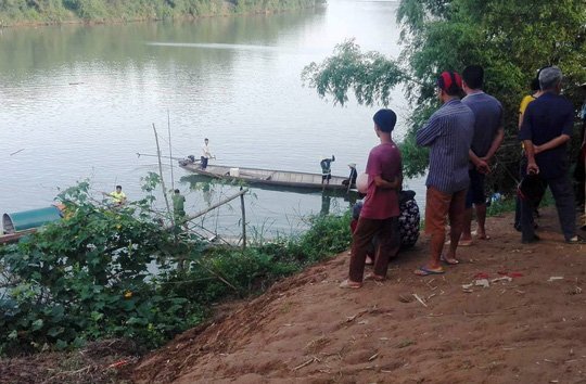 Sau tranh cãi với mẹ về điểm thi, nữ sinh nhảy sông tự tử