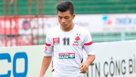 Đạp gãy chân Văn Hào, Huỳnh Tấn Tài dính án phạt kiểu 'lệ làng' VFF