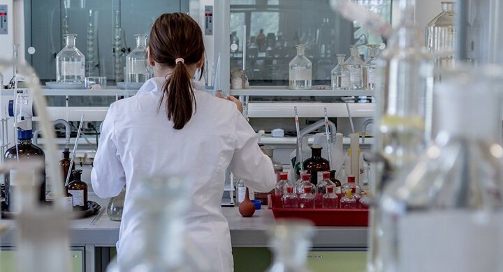 Chính phủ CH Séc nháo nhào khi tổng thống tuyên bố chất độc Novichok sản xuất ở nước này