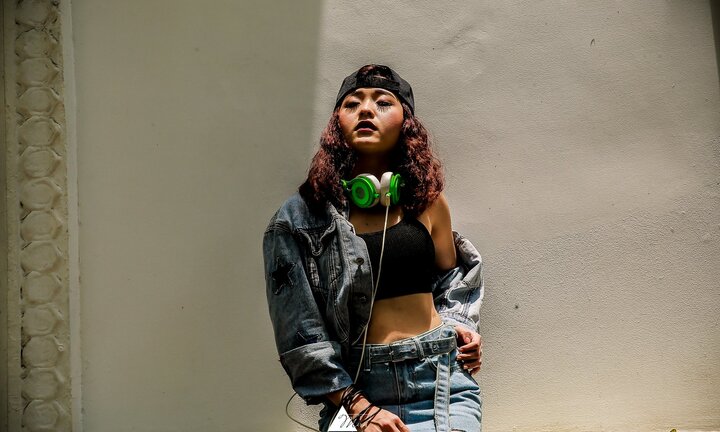 Ấn tượng phong cách thời trang đời thường của nữ DJ Hà thành