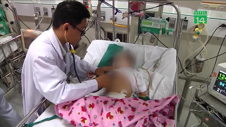 TP.HCM: Bị mẹ mắng, bé gái uống 50 viên Paracetamol tự tử