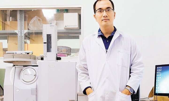 TS.Trương Vũ Thanh nghiên cứu tạo ra hệ xúc tác hoạt tính vượt trội