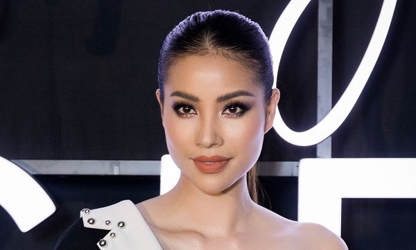 Phạm Hương tiết lộ lý do chọn hầm gửi xe làm địa điểm trình diễn thời trang